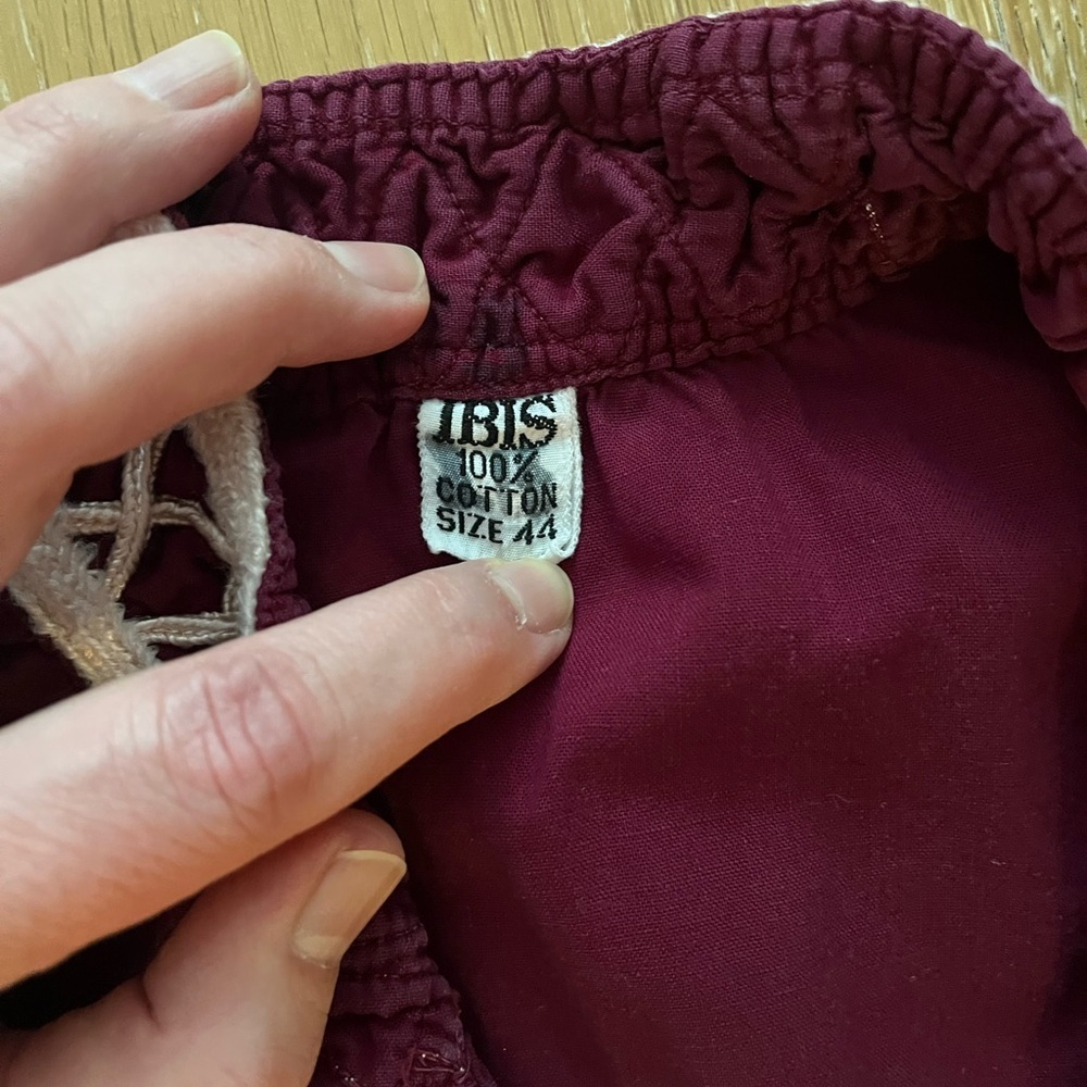 Embroidered Maroon caftan vintage used as is - Picture 6 of 6